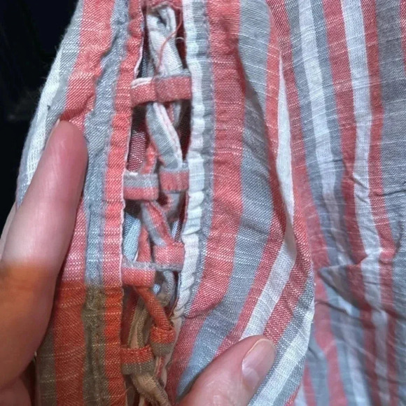 5/$25 Harlow and Rose Cotton top - Picture 5 of 6